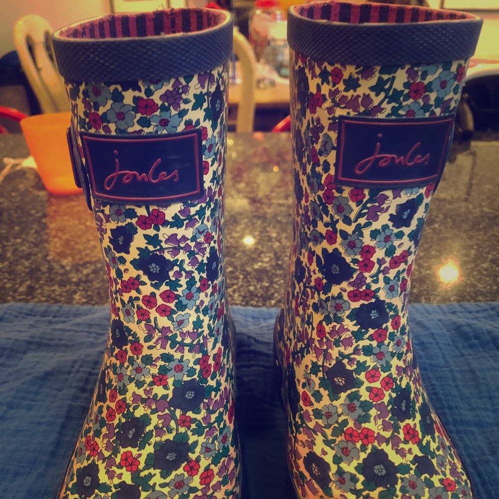 Gently worn UK brand wellie boots.